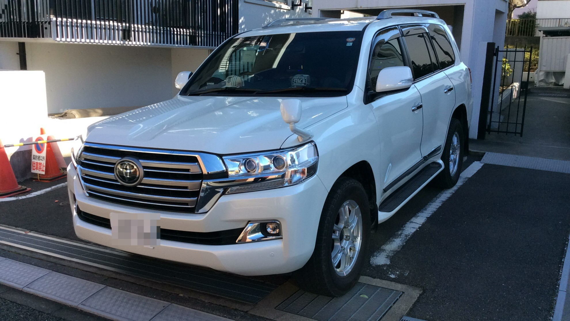 car_main_img