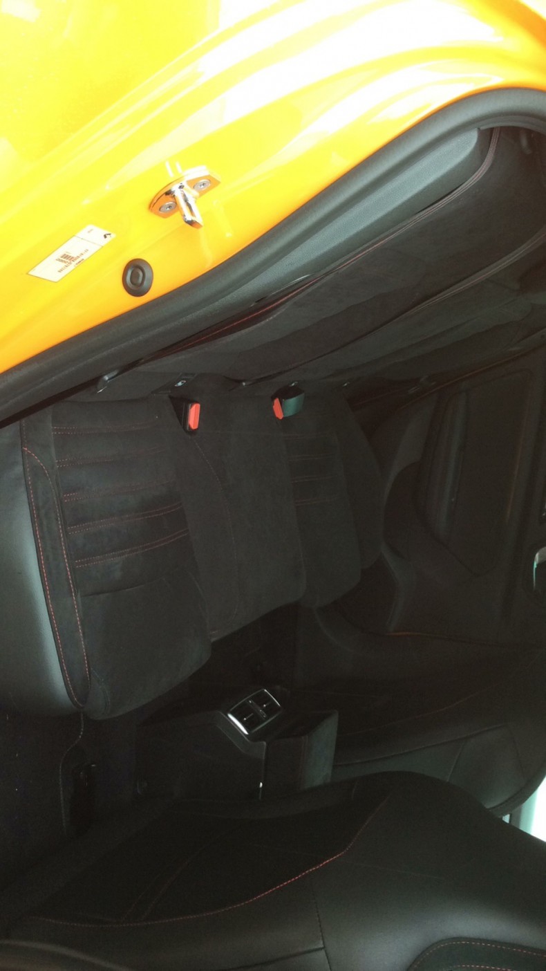 内装後方シート