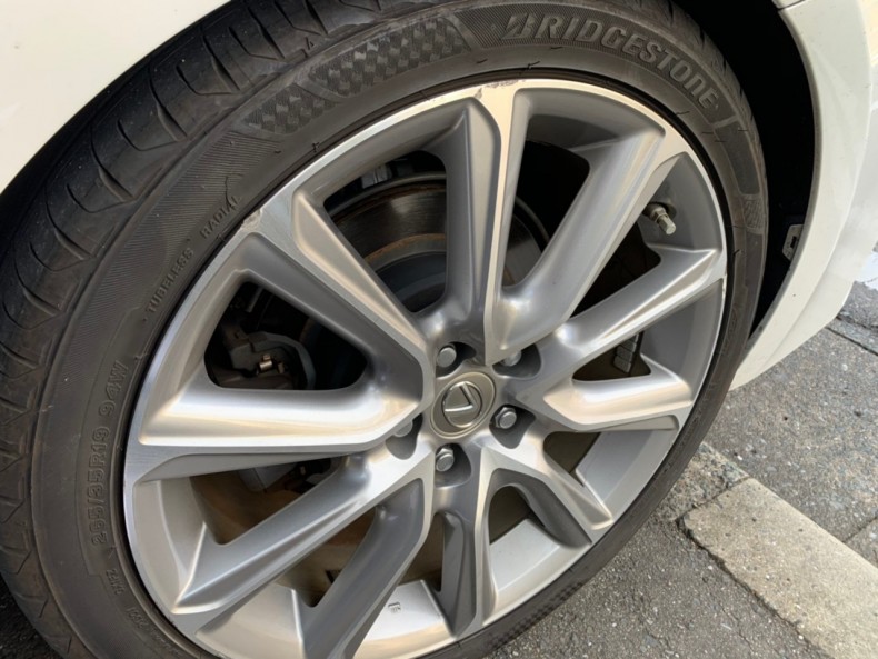 タイヤホイール前