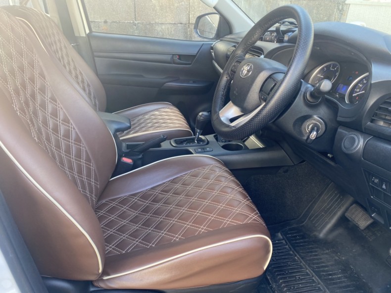 内装前方シート