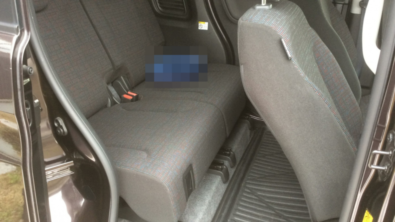 内装後方シート