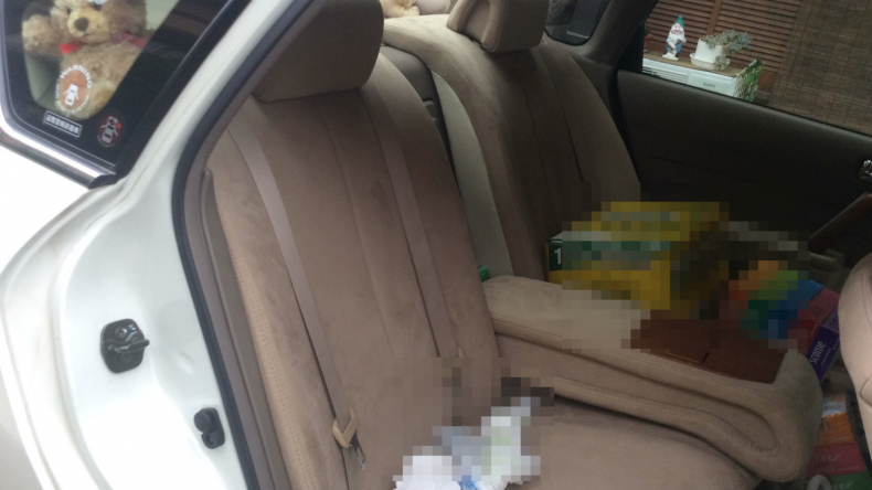 内装後方シート