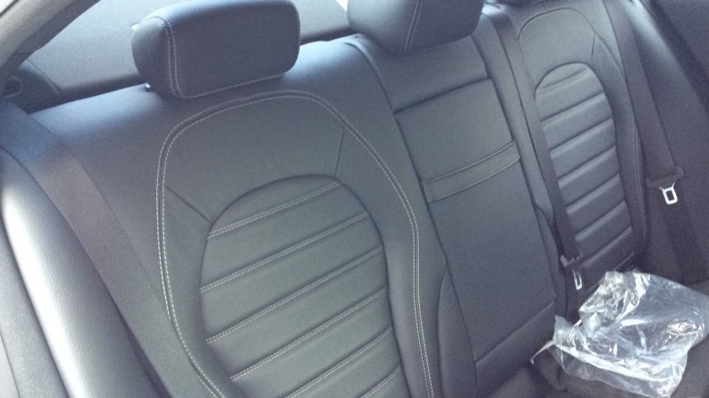 内装後方シート