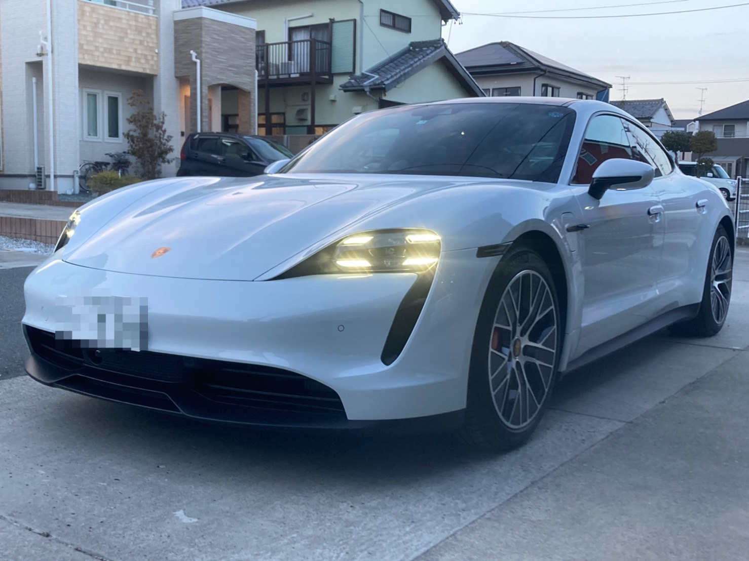 ポルシェ タイカンの売買実績画像