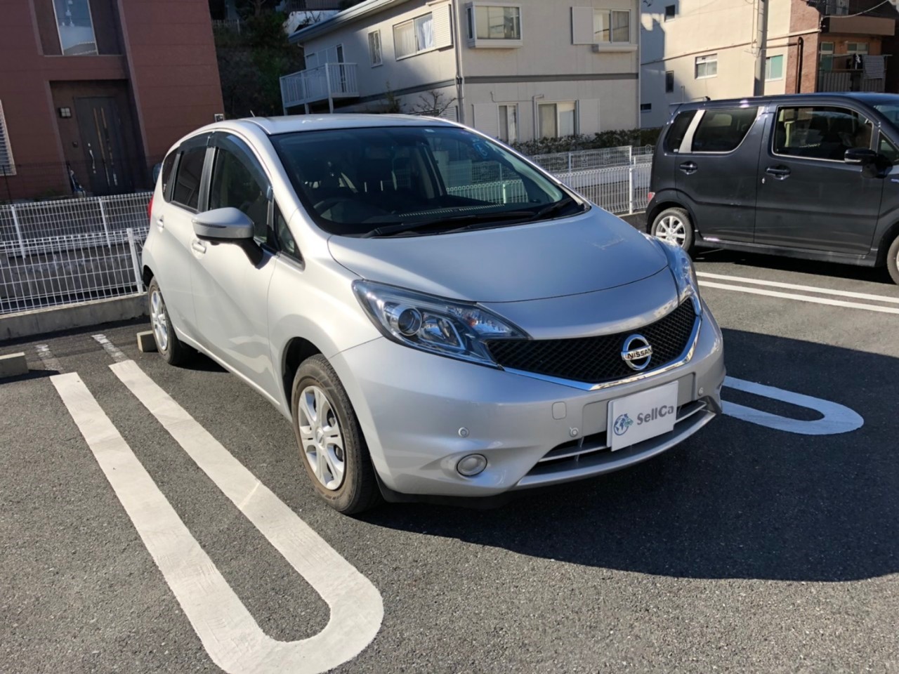 外装右前