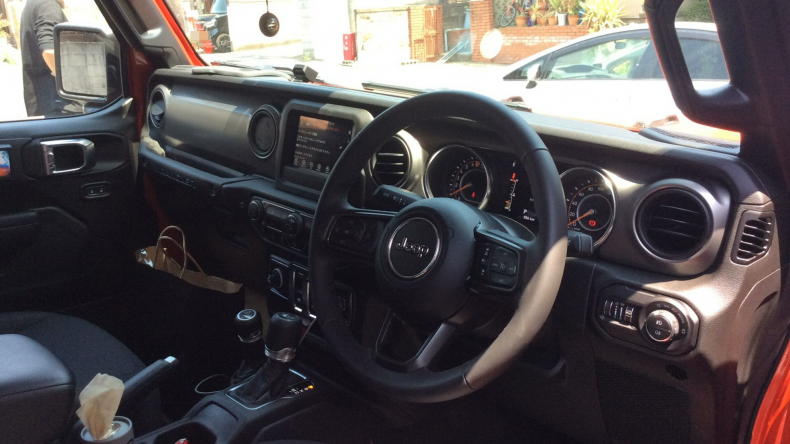 内装インパネ全体