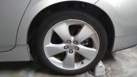 タイヤホイール前