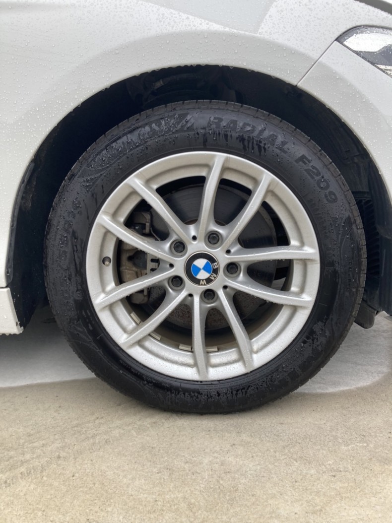 タイヤホイール前