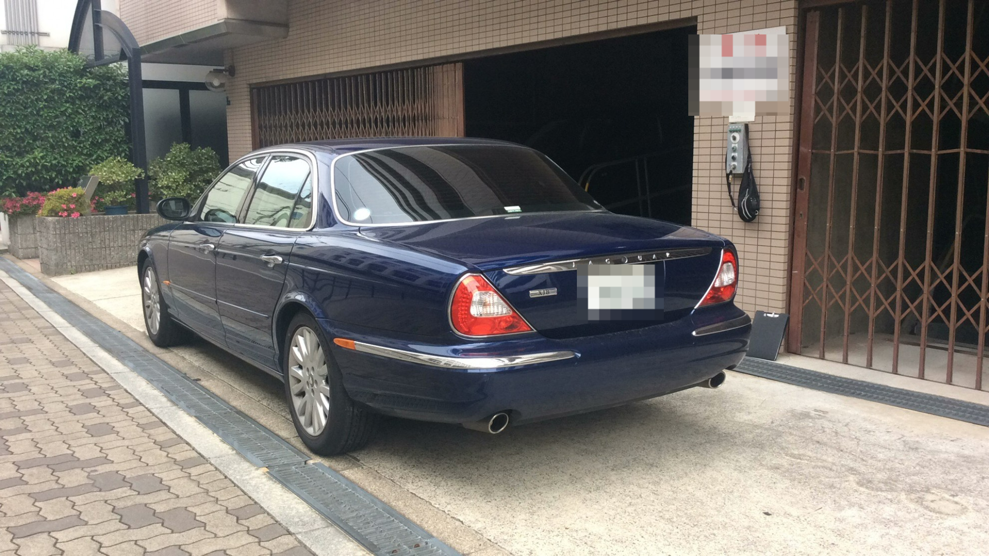 外装左後方