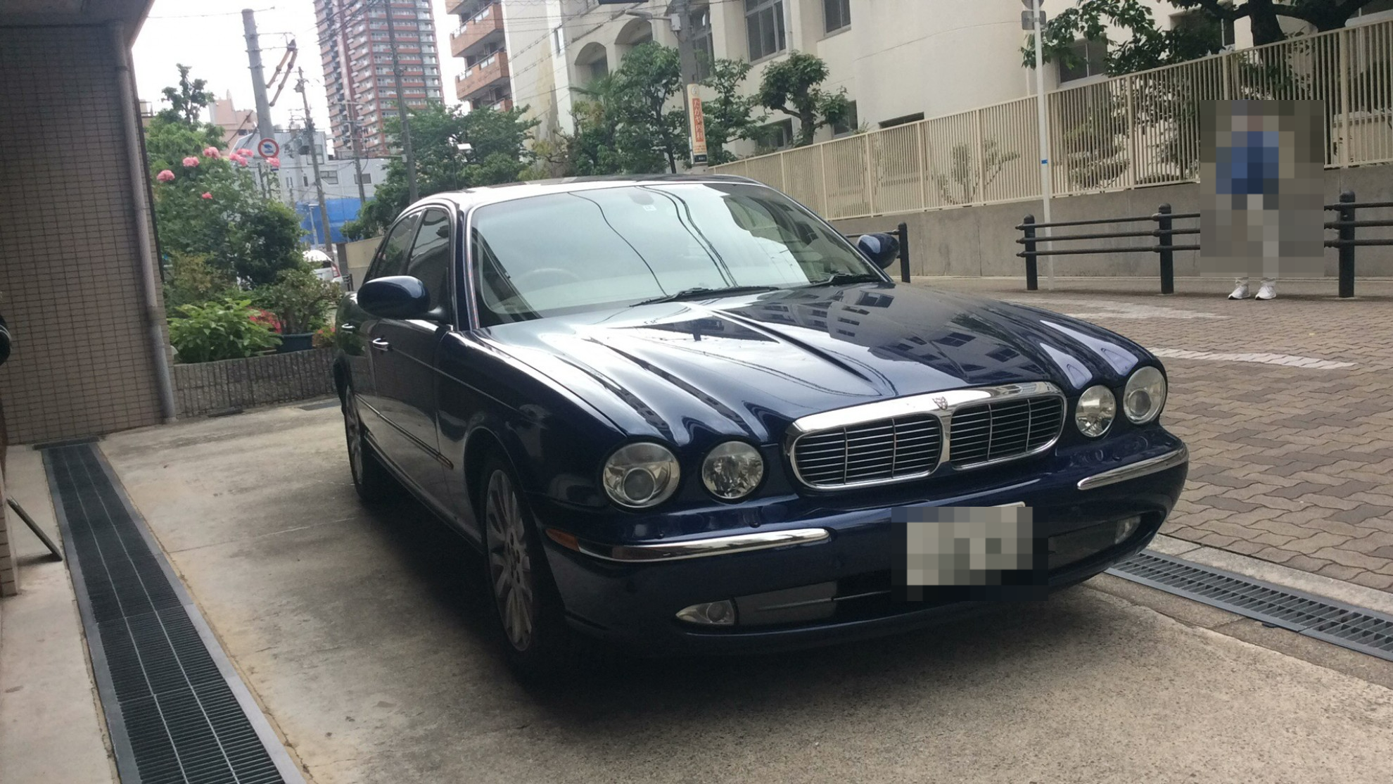 外装右前