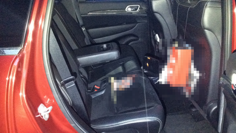 内装後方シート