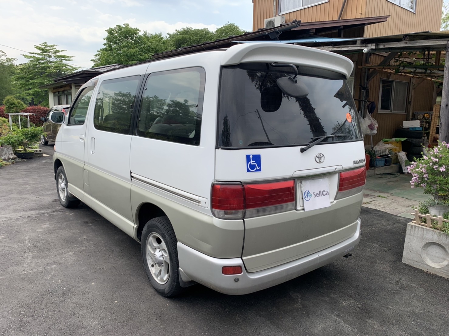 外装右