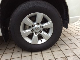 タイヤホイール前