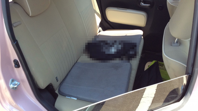 内装後方シート