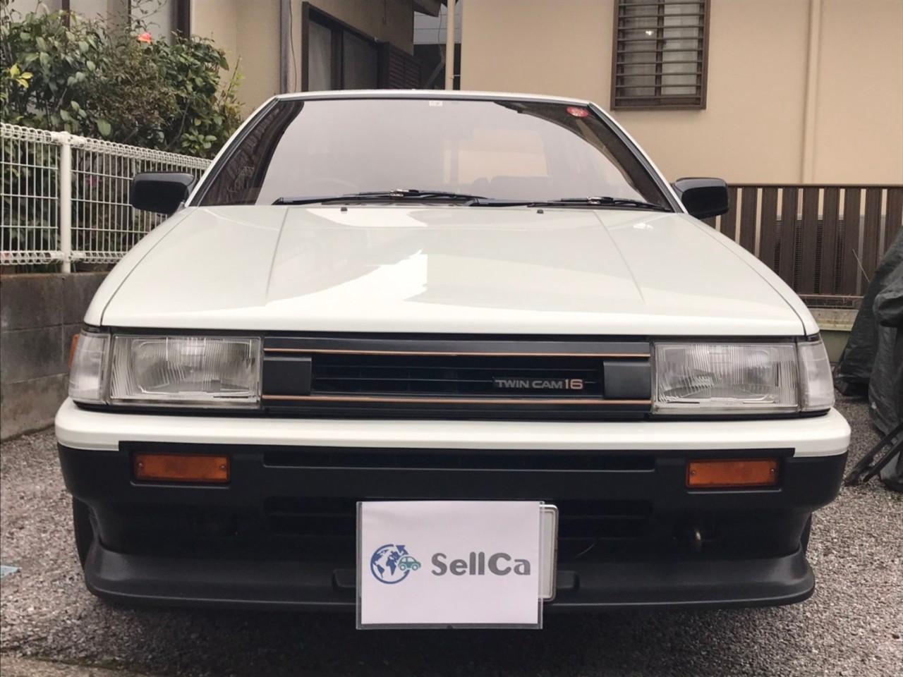 外装前方
