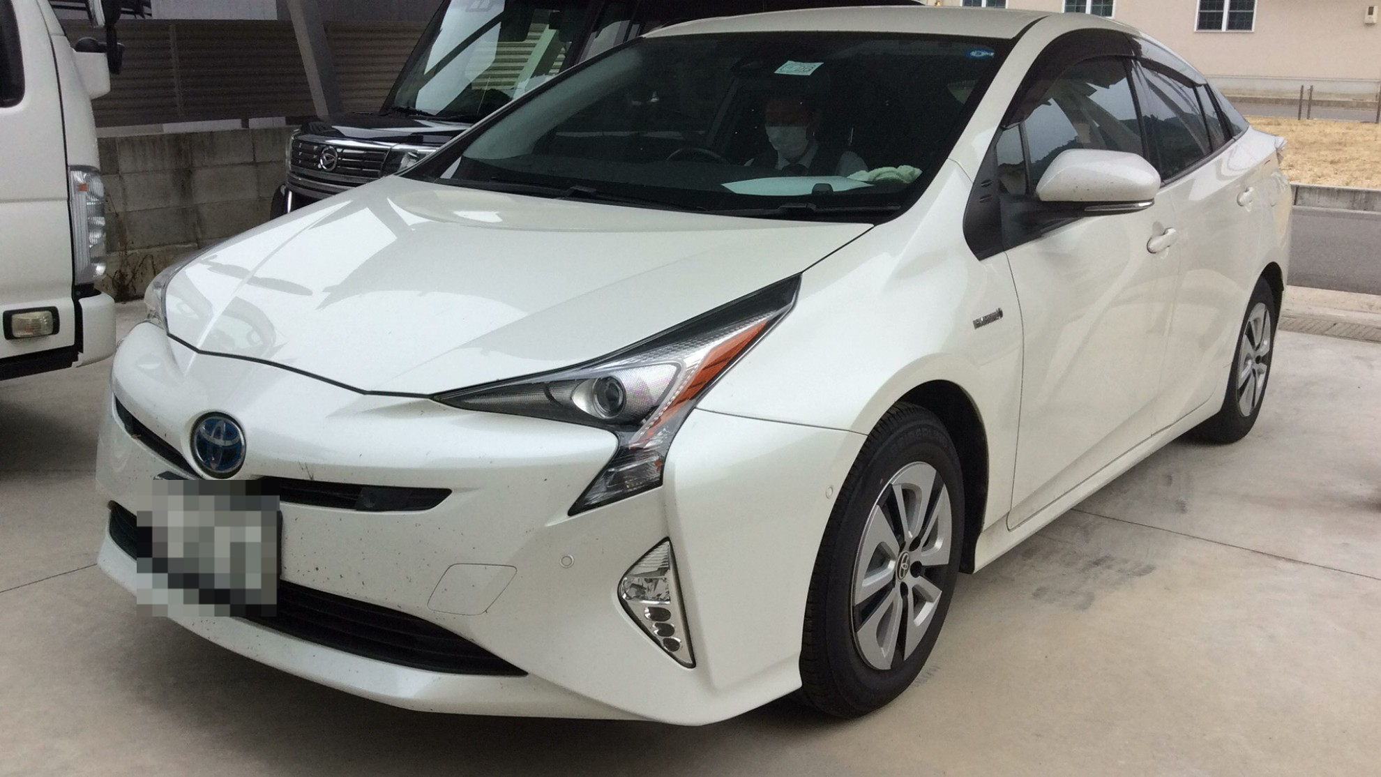 car_main_img