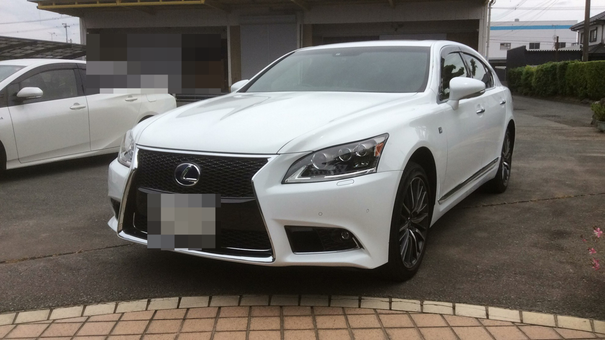 ＬＳ６００ｈ Ｆスポーツの売却していただいたユーザーの車種画像