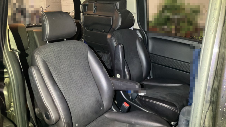 内装後方シート