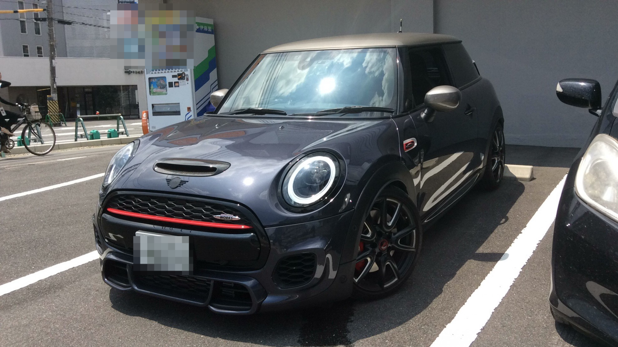 car_main_img