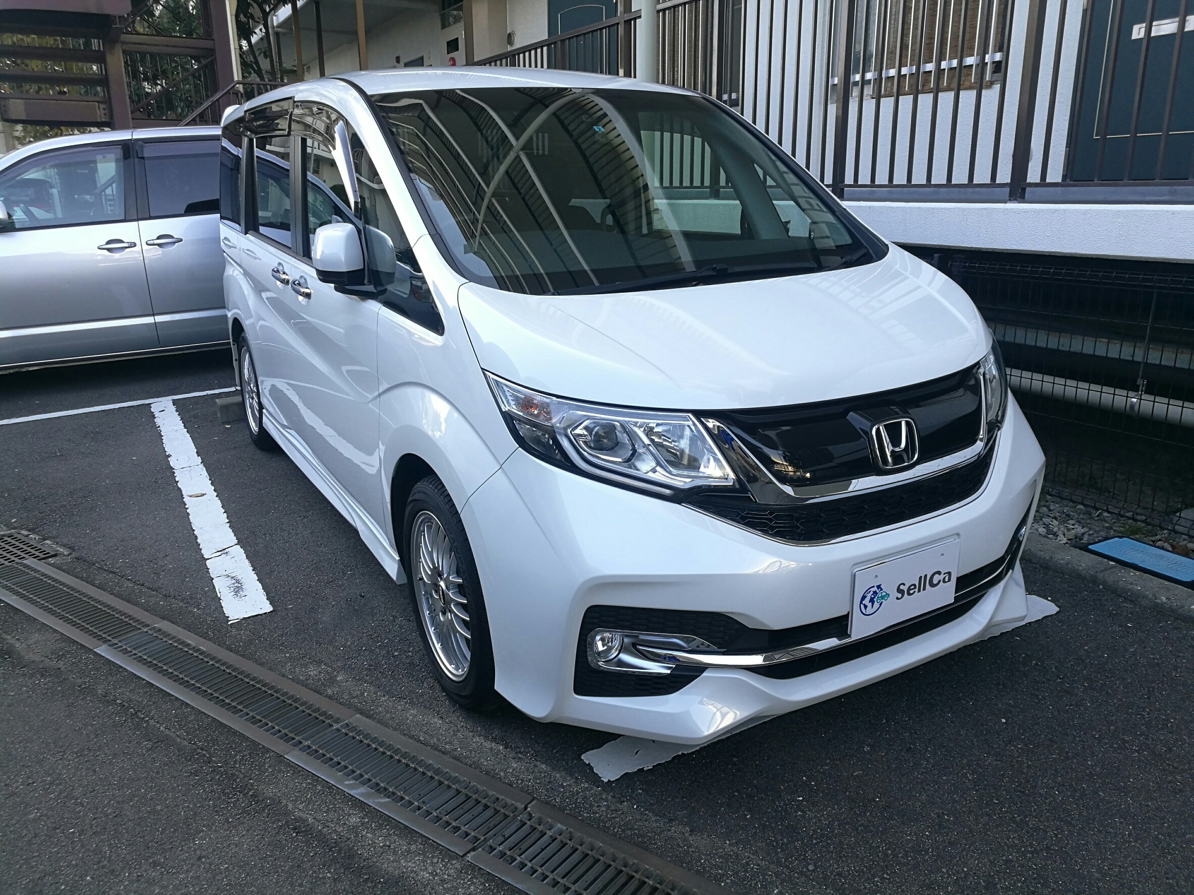外装右前