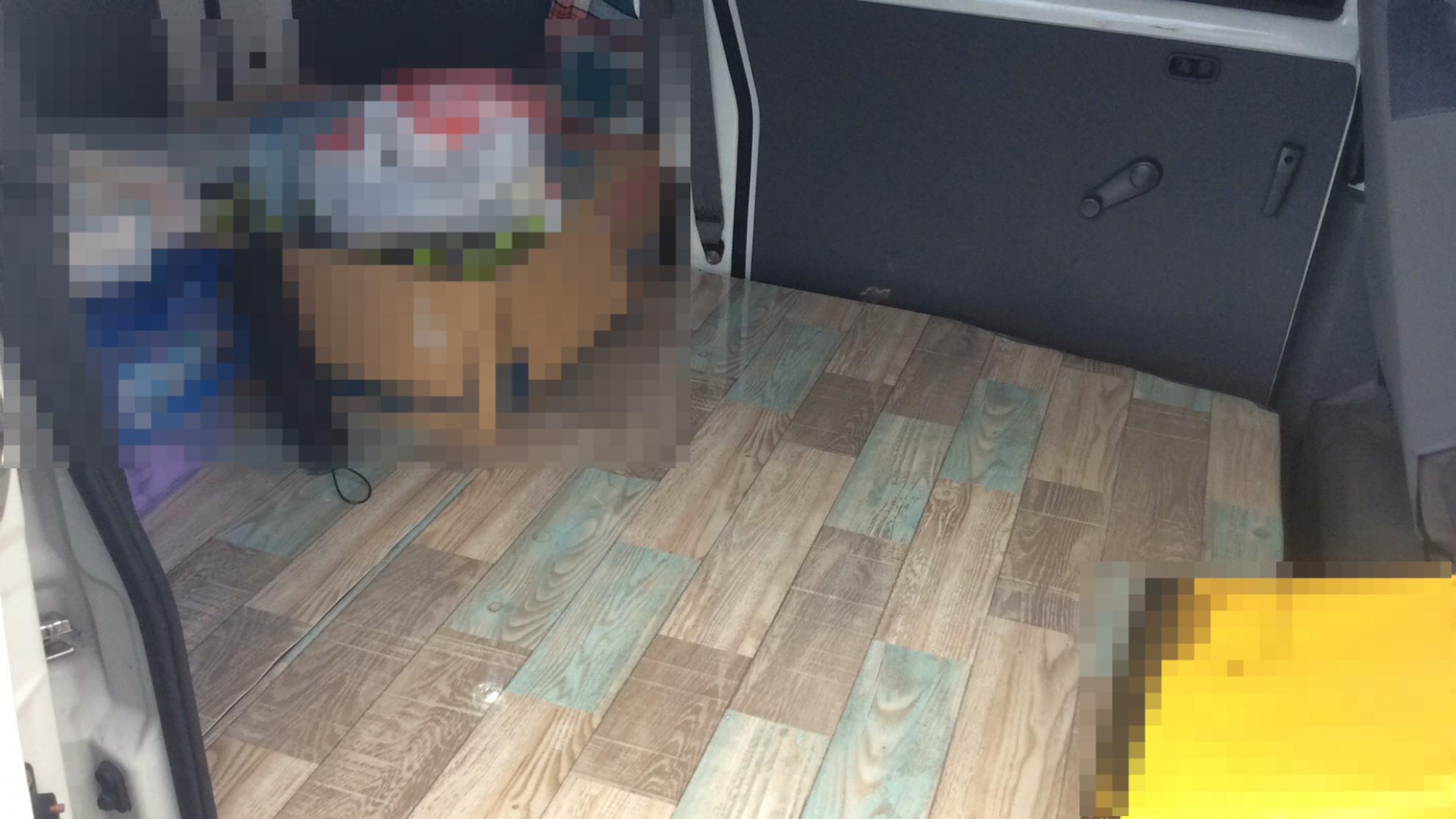 内装後方シート