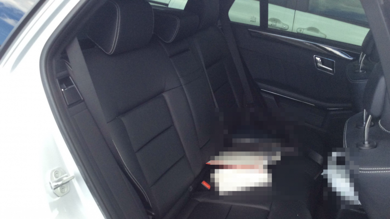 内装後方シート