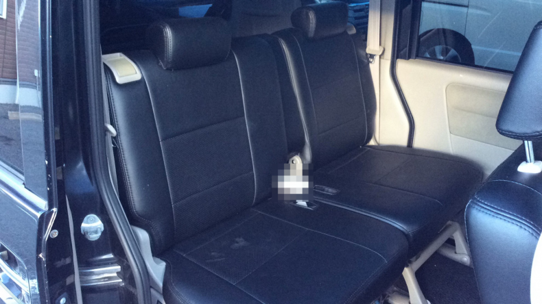 内装後方シート