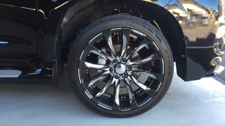 タイヤホイール前