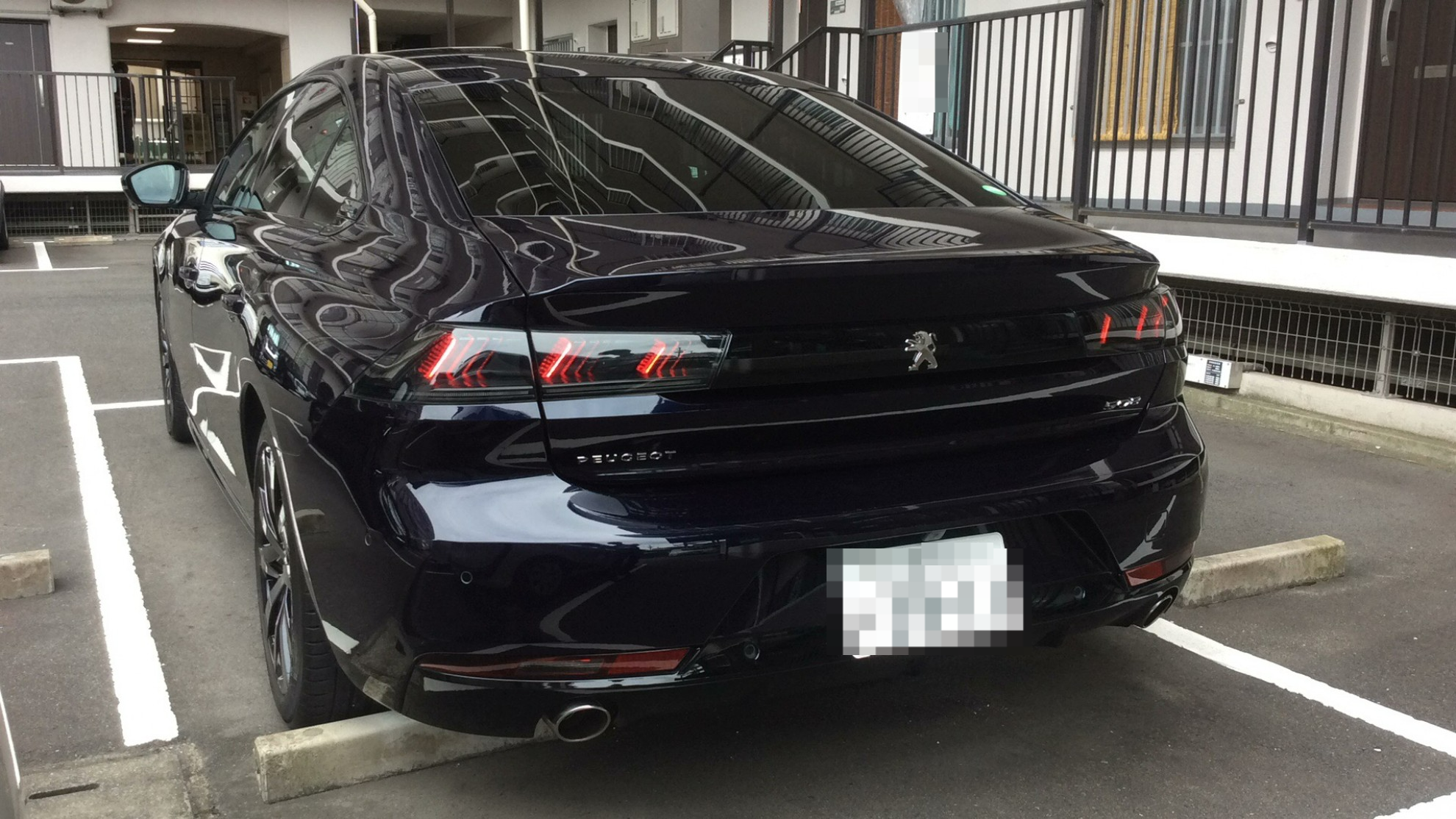 外装左後方