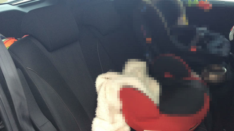 内装後方シート