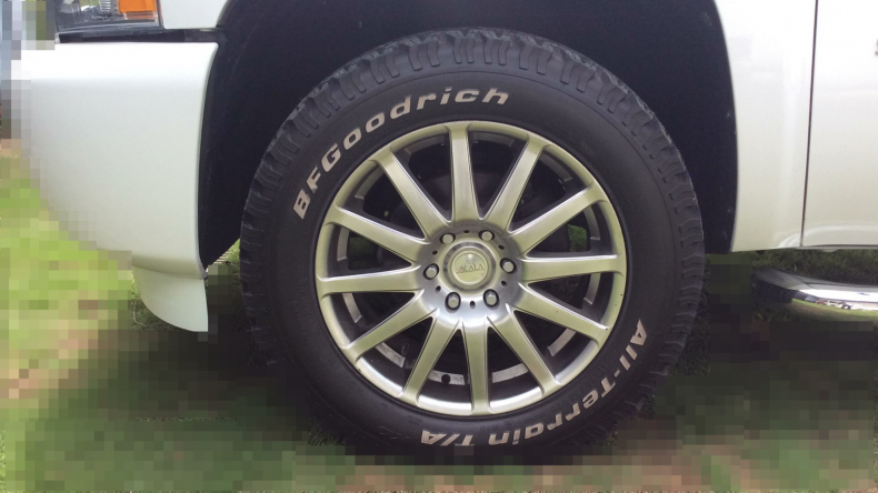 タイヤホイール前