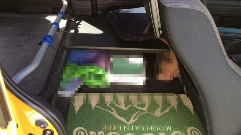 内装後方シート