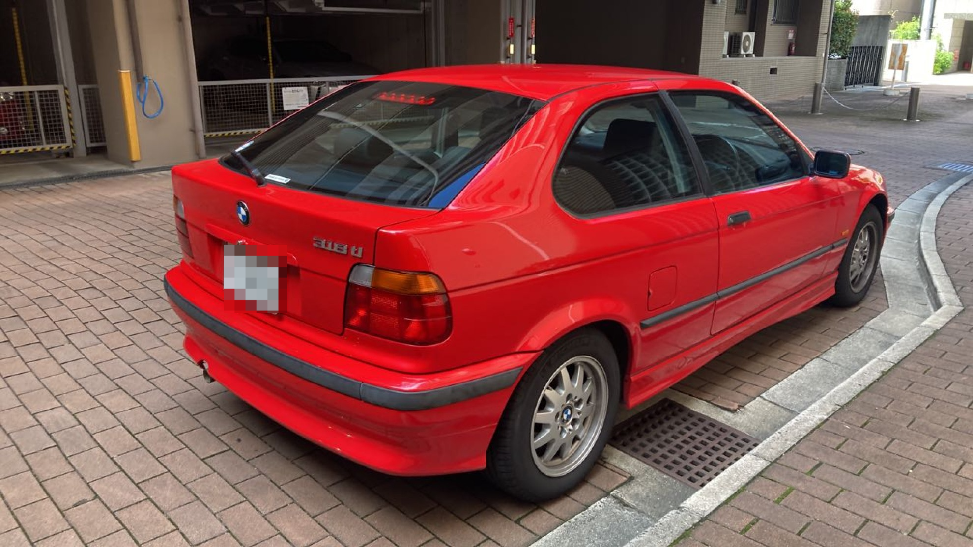 外装右後