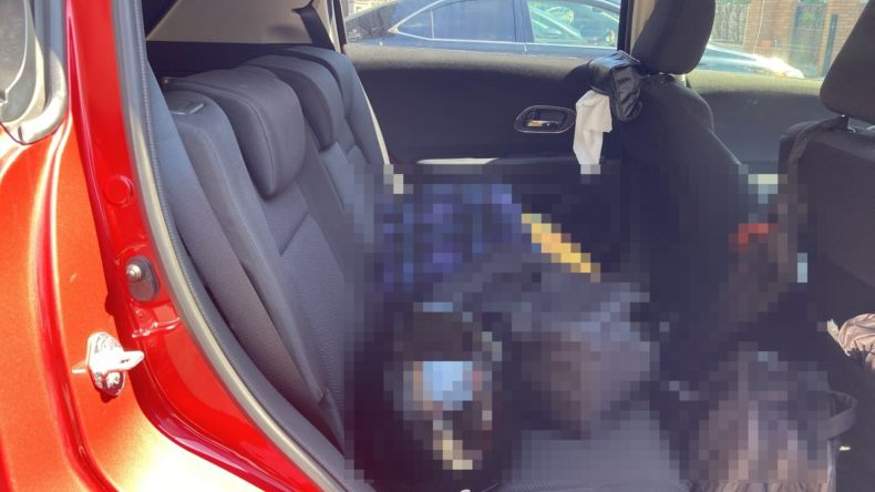 内装後方シート