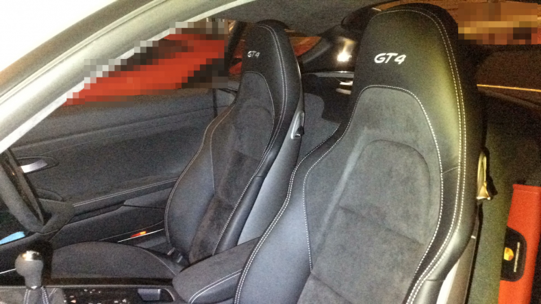 内装後方シート