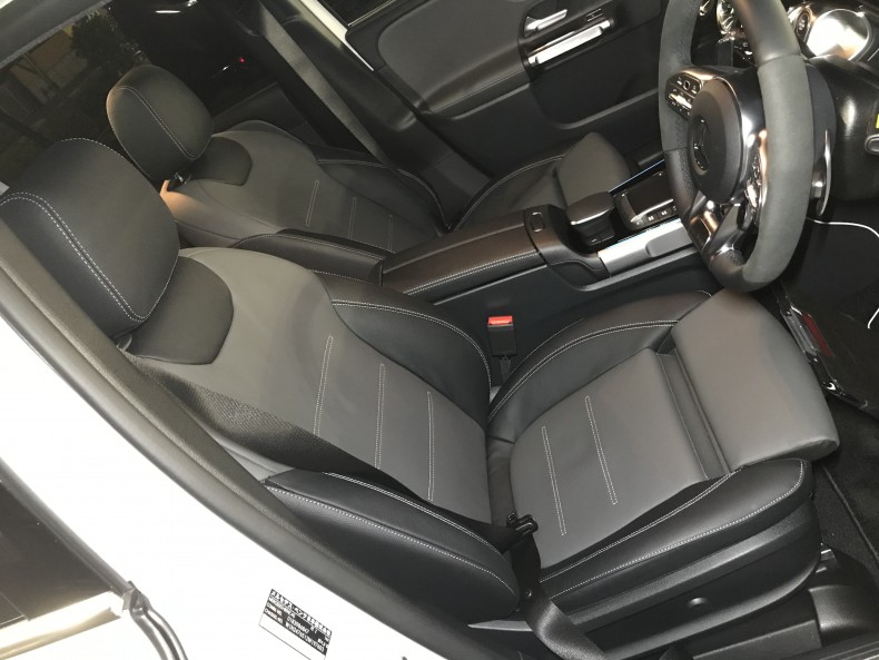 内装前方シート