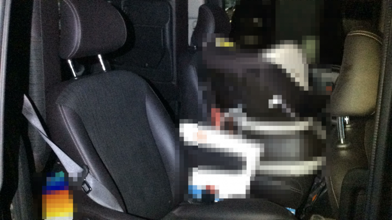 内装後方シート