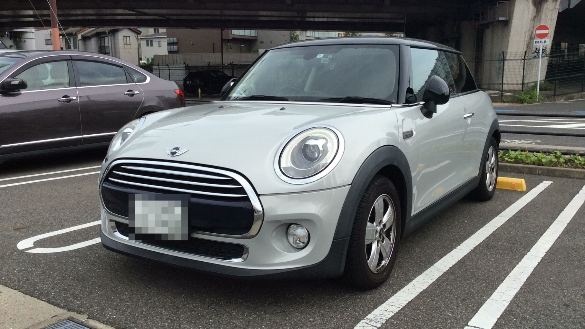 car_main_img
