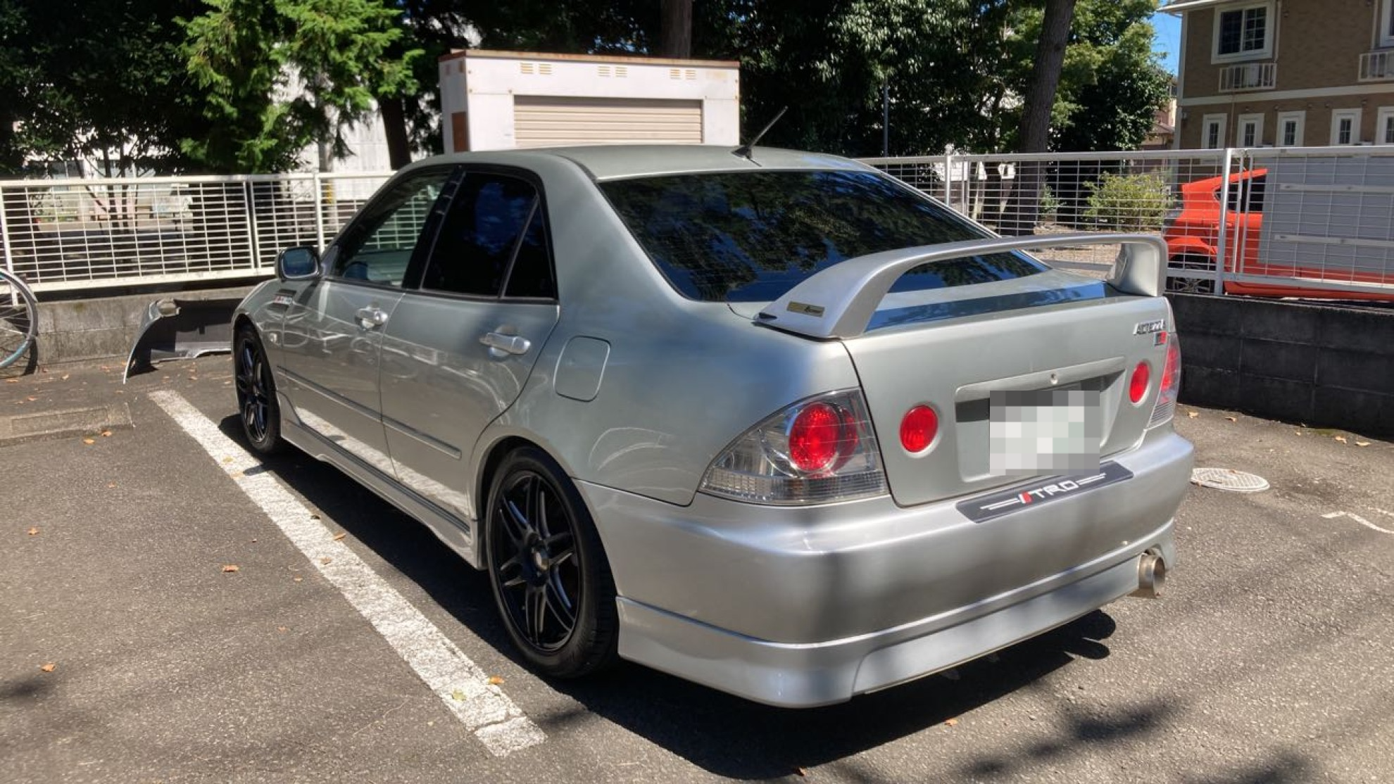 外装左後方