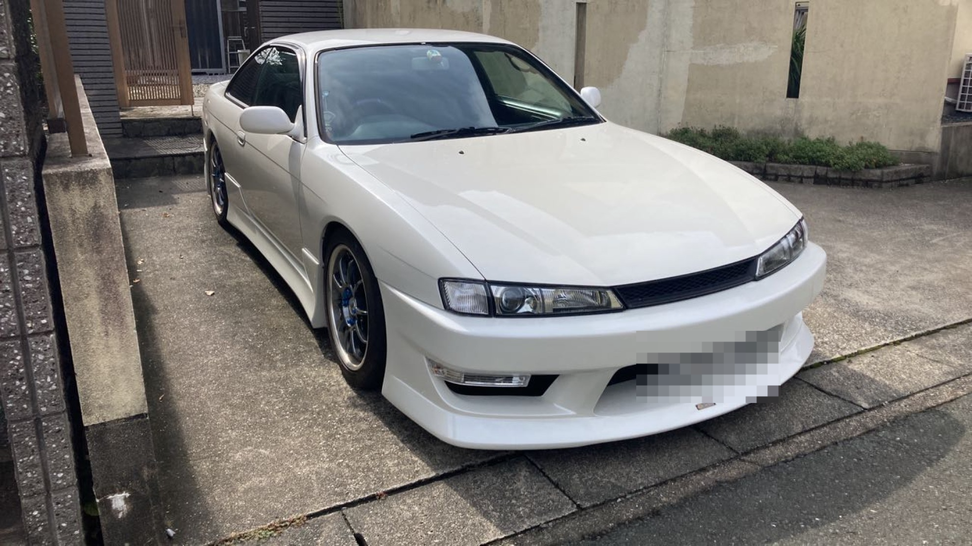 外装右前