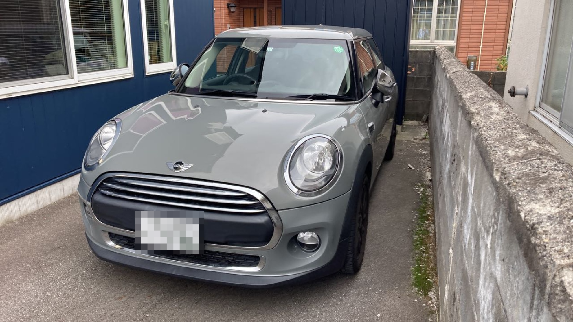 car_main_img