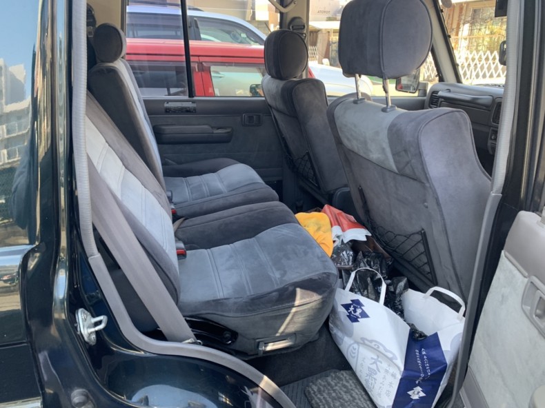 内装後方シート