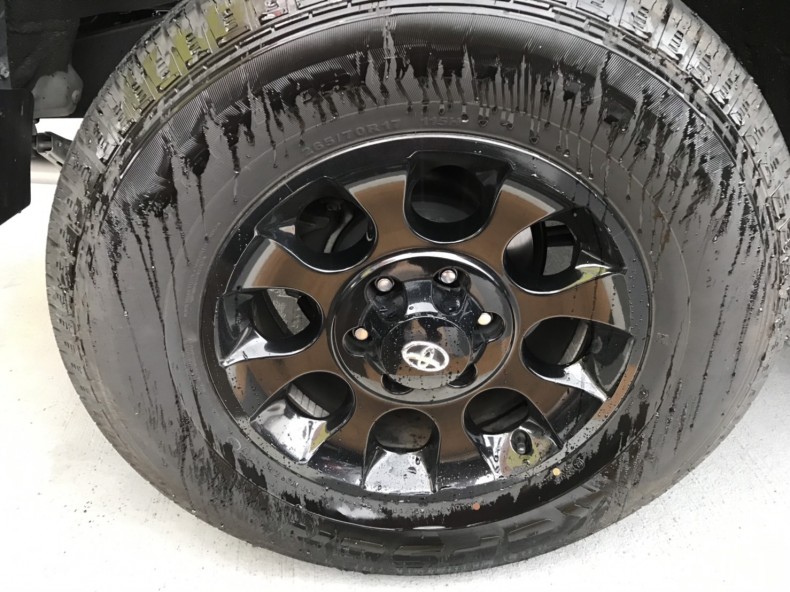 タイヤホイール前