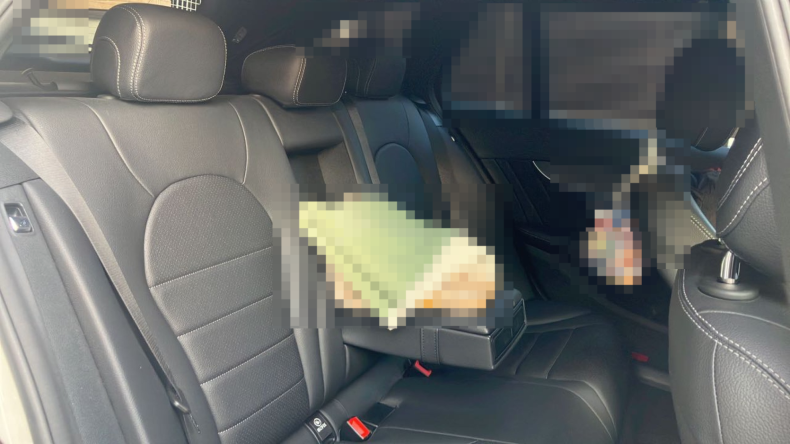 内装後方シート