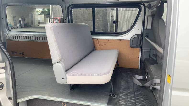 内装後方シート