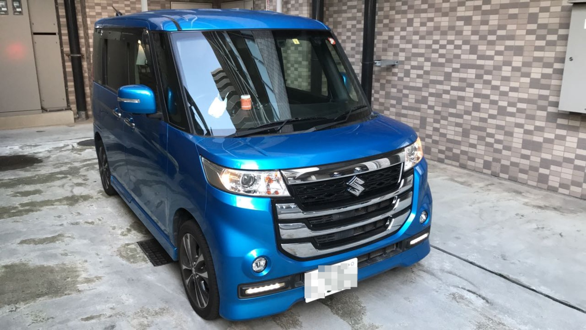 外装右前