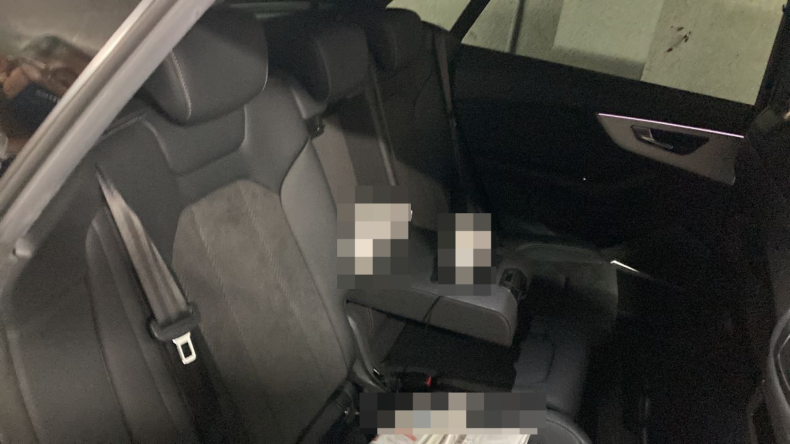 内装後方シート