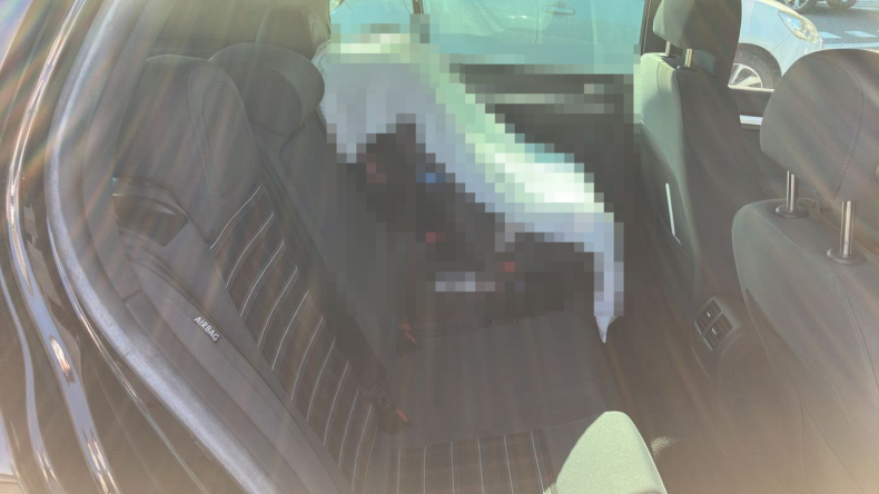 内装後方シート