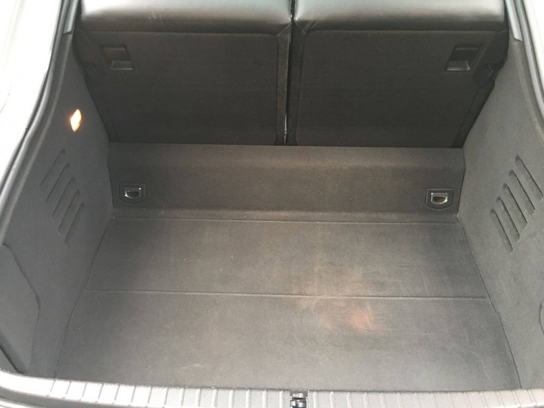 内装トランク