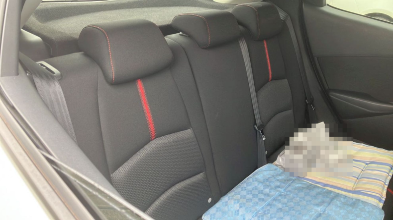 内装後方シート